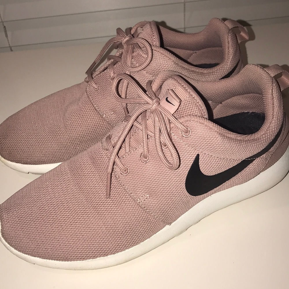 Nike Roche